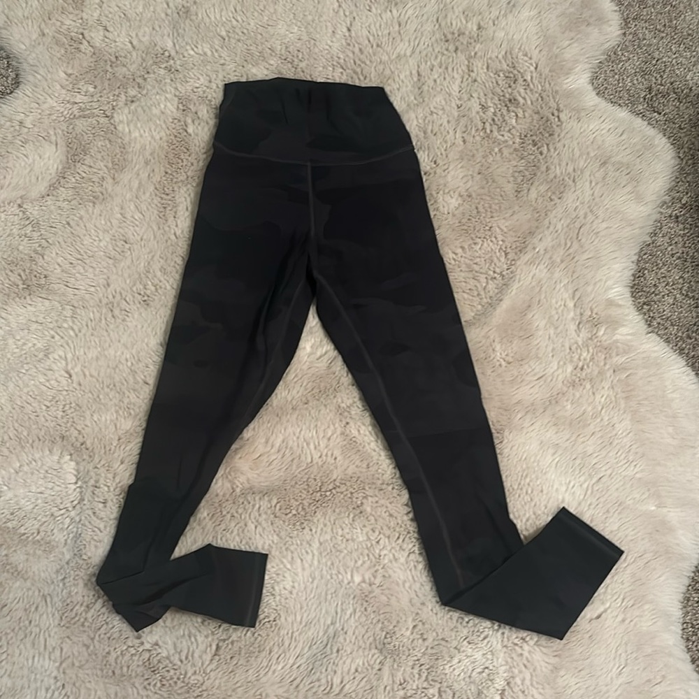 ALO Yoga Black Camo Leggings